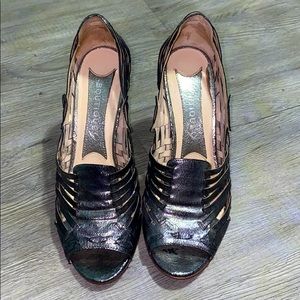 Boutique 9 metallic pewter heels